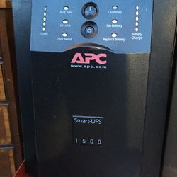 APC - Smart UPS 1500 Battery Backup