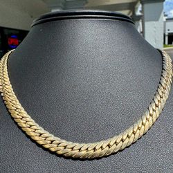 Jewelry 14k Yellow Gold Flat Cuban link 18” Chain necklace 19.00 grams 7.50mm