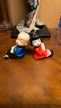 Salt & Pepper Shakers Japanese Theme