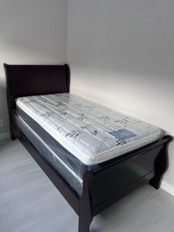 Twin size pillow top bamboo brand mattress new