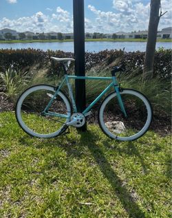 Big Shot Fixed-Gear Single Speed Bicycle Turquoise White Wheels Minimalist Design