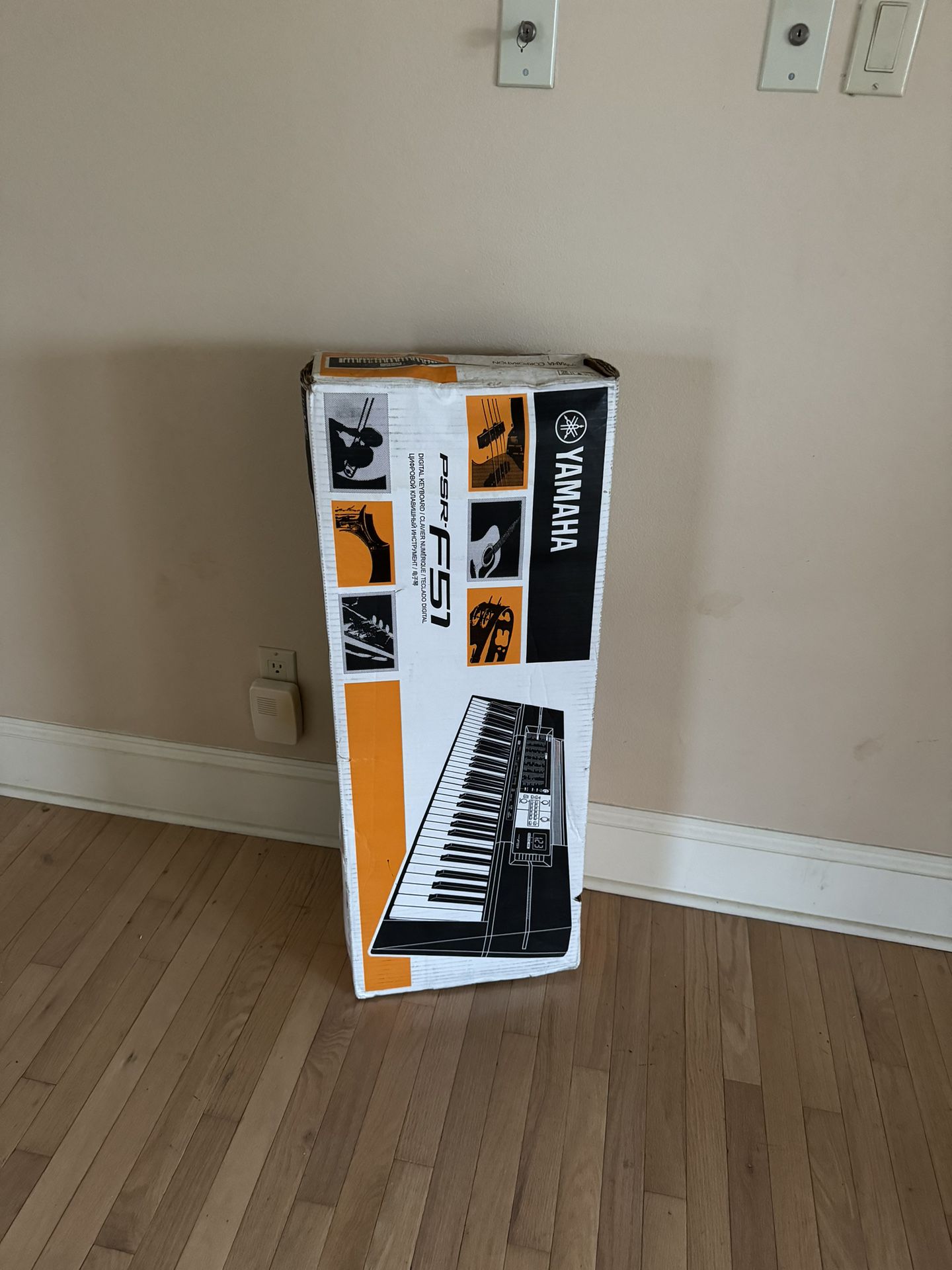 Yamaha PSR F51 Keyboard
