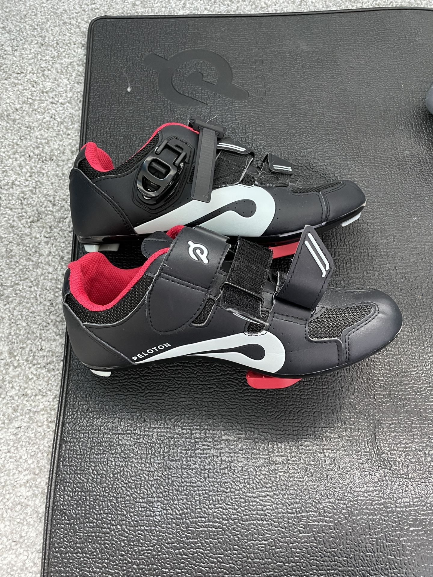 Peloton Women Shoes Size:38