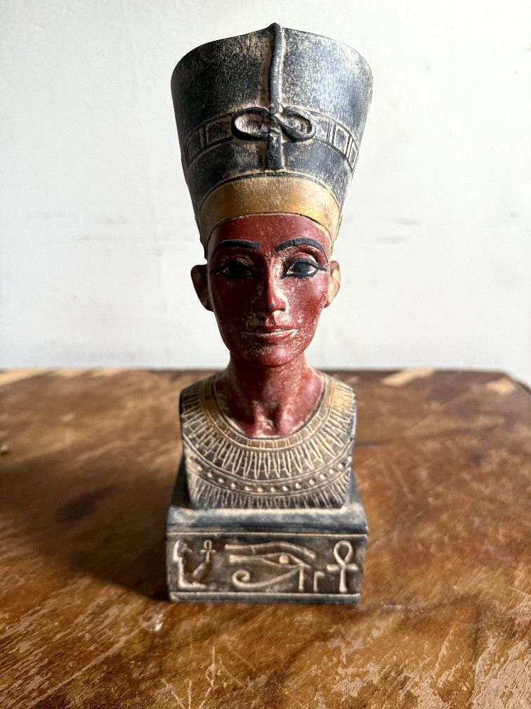 Stunning Handcrafted Queen Nefertiti Bust