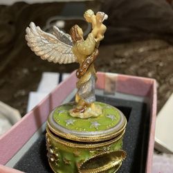 Turning And Dancing Ballerina With Music 