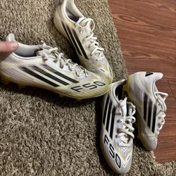 Soccer Shoes Size 9 And 3 Like New 60$ For Each 