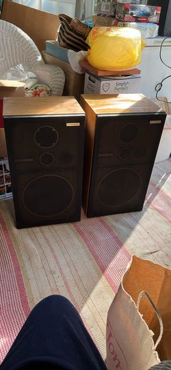 pair of vintage Pioneer CS-G303 speakers