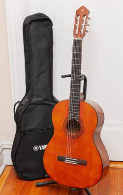 EXC Yamaha C40 Classical Guitar & Gigbag