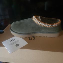 New In Box Olive Green UGGs Size 6 $70