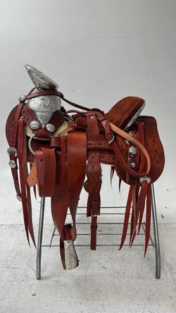 Montura Charra con herraje y Fuste plateado