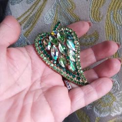 Vintage Green Rhinestone Brooch 