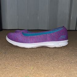 Purple sketchers shoes