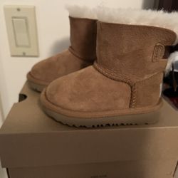 Kids UGGS T MINI BAILEY BOW II