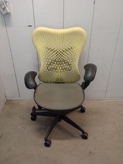 Herman Miller mirra $ 150