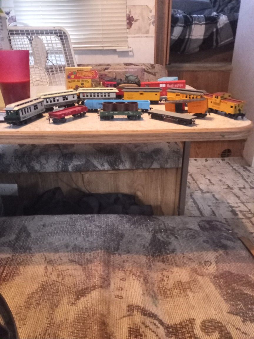 Train Set (MAKE OFFER)