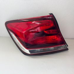2013 - 2015 HONDA CIVIC LH DRIVER SIDE TAIL LIGHT OEM