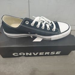 NEW - Converse
CHUCK TAYLOR ALL STAR
Unisex – Black/White