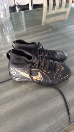 Nike soccer turf shoes