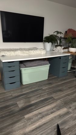 IKEA desktop and two drawers