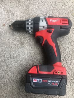 18 V Milwaukee Hammer drill brand new and XC 4.0 battery
