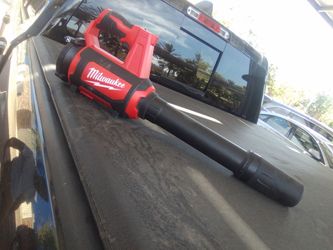 Milwaukee blower