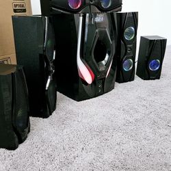 Home Theater System with remote 5 speakers and subwoofer