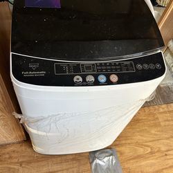 Apartment size washer