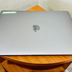 Apple MacBook Pro 15” 2017 TOUCHBAR i7 16GB 500GB SSD Fully Functional