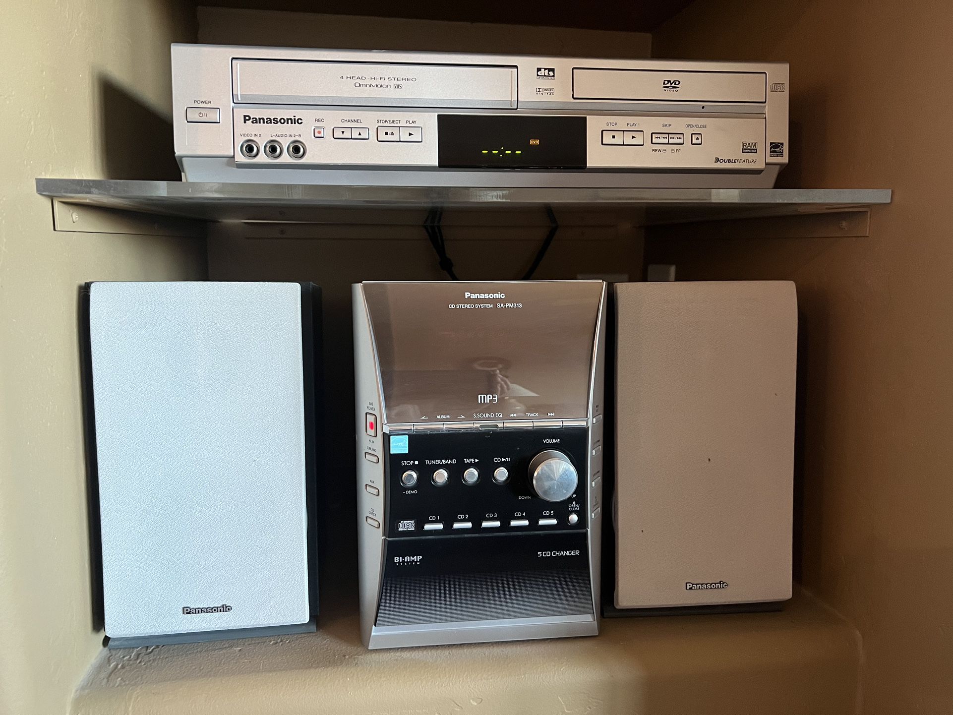 CD / Cassette Stereo System