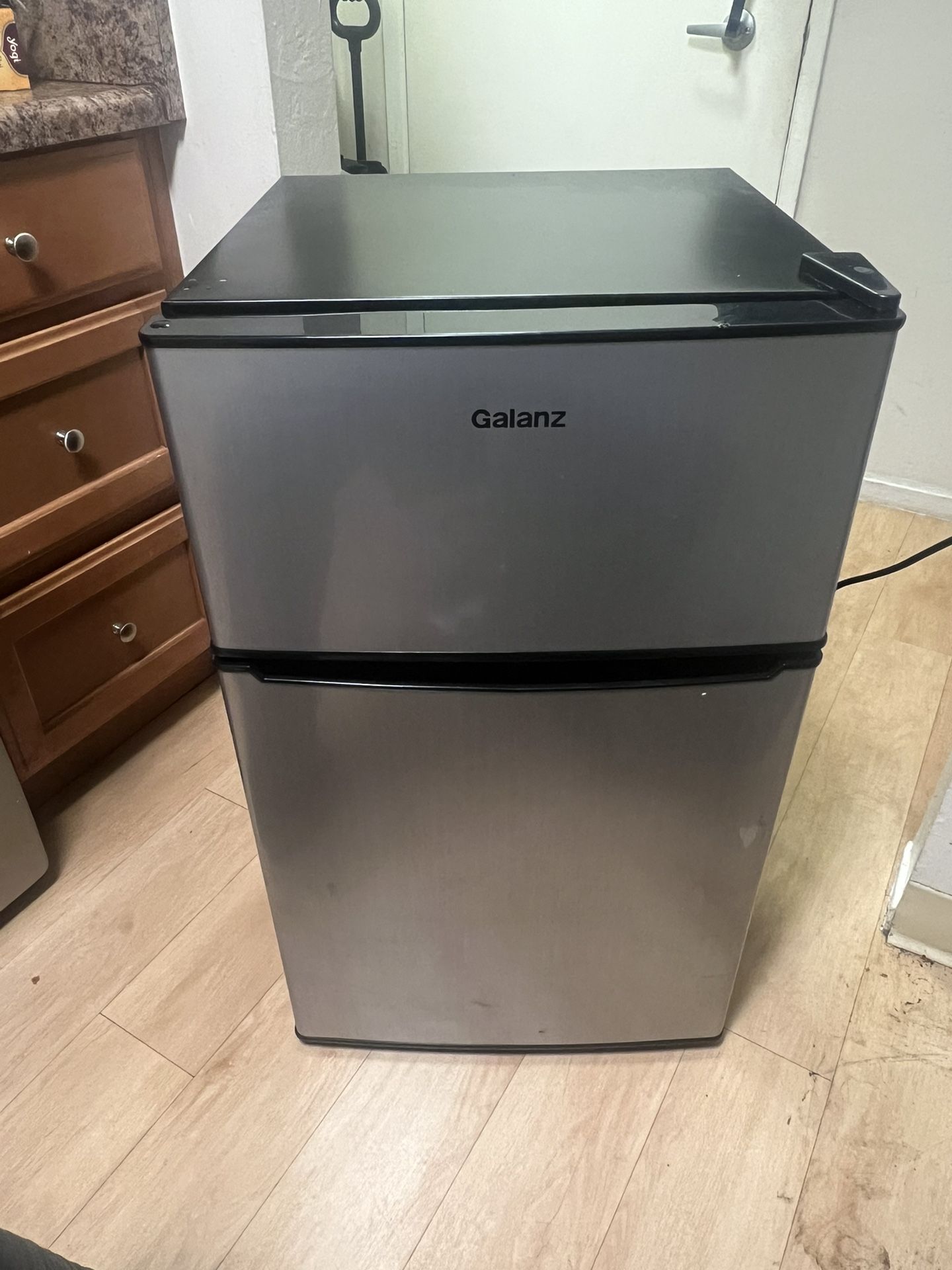Galanz Mini Fridge
