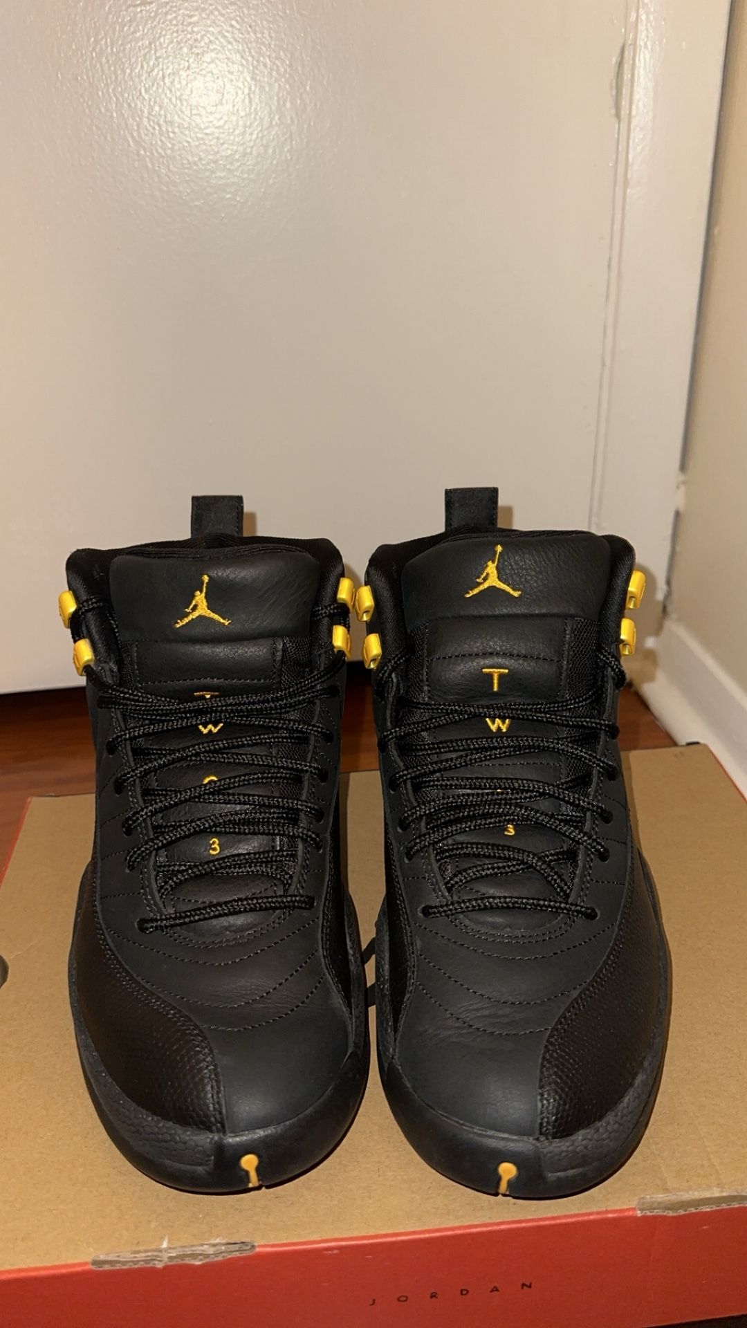 Jordan 12 Retro Size 10 Black Taxi