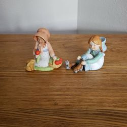 Holly Hobbie Vintage Figurines (2)