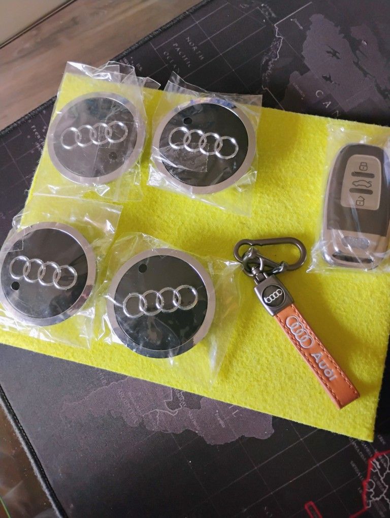 Center Caps Audi, Cover Key And Keychain $30