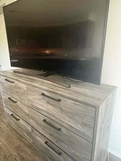 Gray Wood-Tone 6-Drawer Dresser
