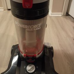 Bissell Power force Vacuum Cleaner 