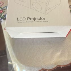 LED PROJECTOR 