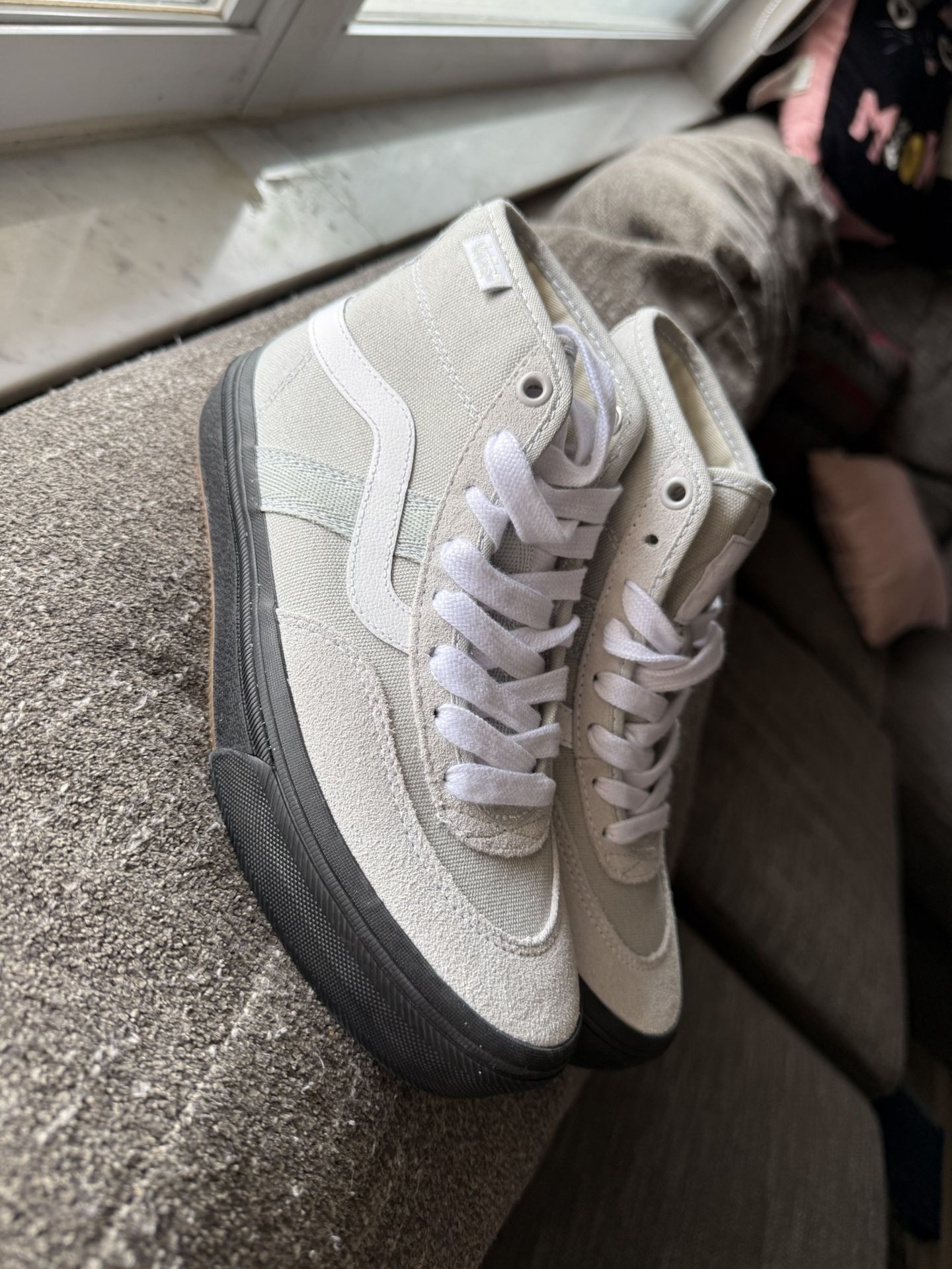 Van’s Crockett High Pro (BRAND NEW) SIZE 3.5 MENS/KIDS OR SIZE 5 WOMENS $40FIRM