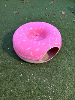 Luli & Cat Sprinkled Donut Cat Tunnel Bed, Pink