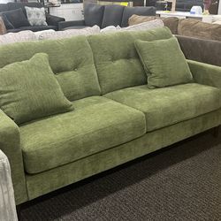 🌸Bixler Olive Sofa
Ashley Furniture$10 Down Payment Financing And Delivery Available 