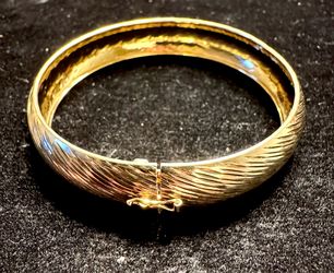 LIRM vermile, Sterling Silver Bangel. 12.9g