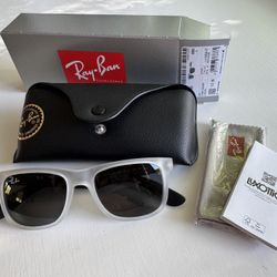 NWT: Rayban Justin sunglasses 