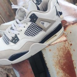 Jordan 4 Retro Mid Military