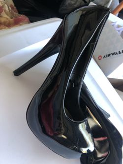 Woman heels sz7.5