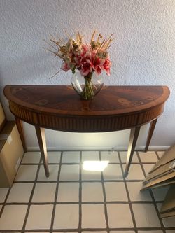 Ethan Allen Entry Table