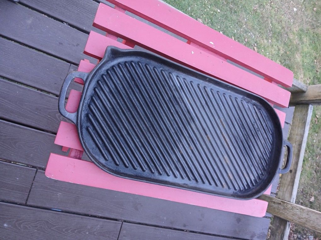 Made In France Cast Iron Grill Pan With Handles And Pour Spout