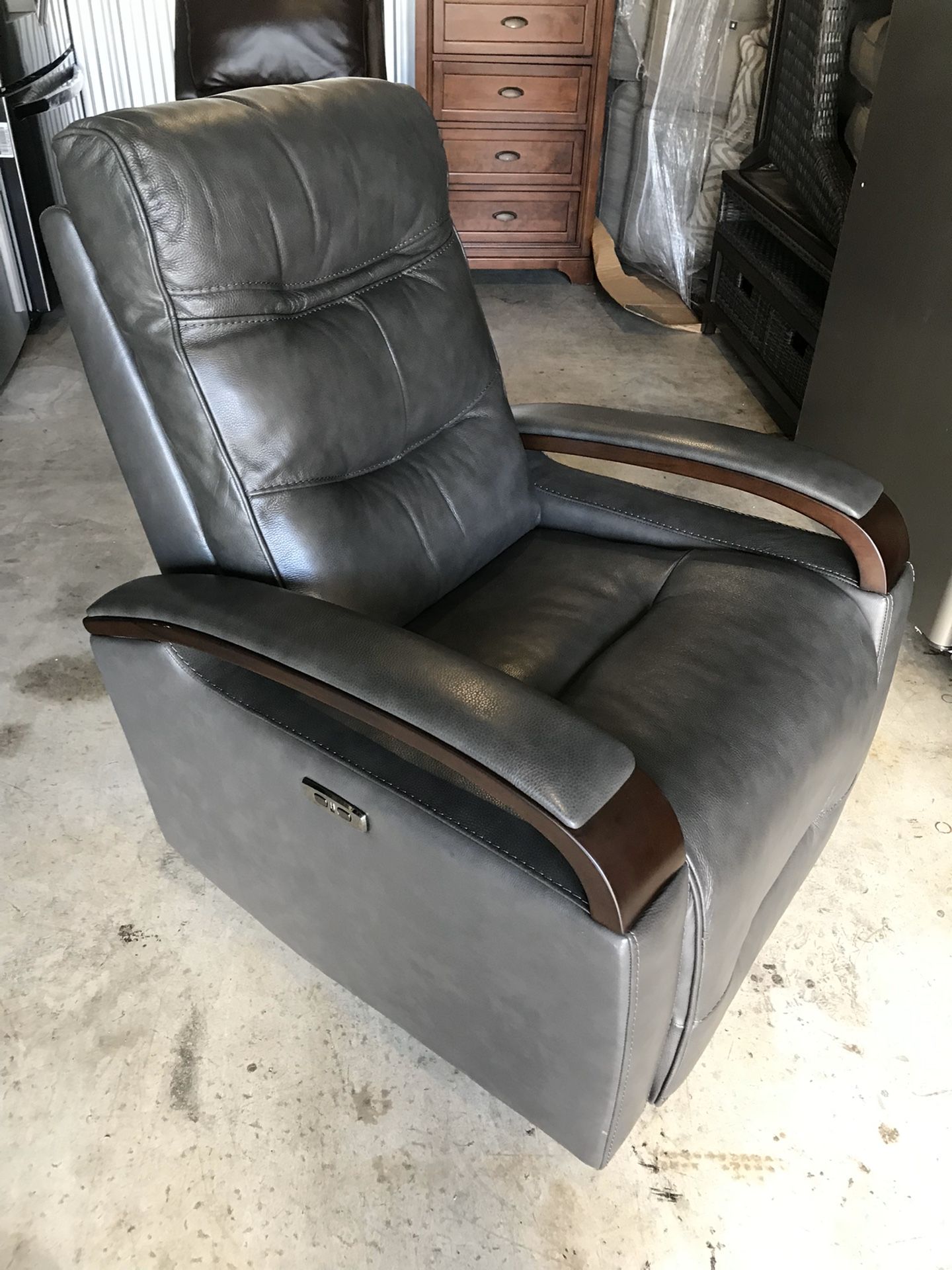 50 OFF // BRAND NEW IN BOX // COSTCO Blake Leather Power Recliner for