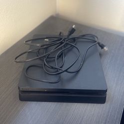 Ps4 slim 500GB console