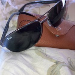 Ray Bans men (8/10 No Scratches)