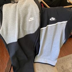 Nike Tech Fleece 