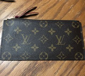 Authentic Louis Vuitton Felicie Chain Wallet Zippered Insert for Sale in  Plano, TX - OfferUp